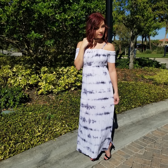 Glamvault Dresses & Skirts - Gray White Tie Dye Maxi